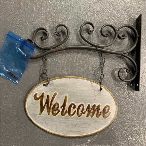 Hanging metal welcome sign - Picture 7 of 8